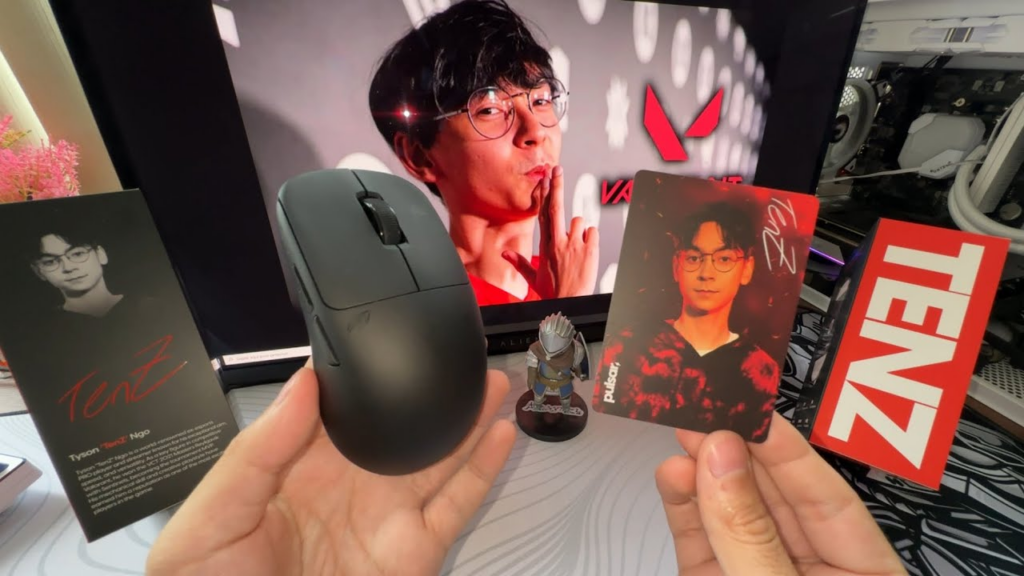 TenZ's signature Pulsar mouse