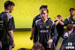 NAVI and Falcons go 2-1 in Stage 3