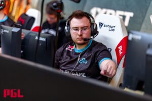 Cloud9 deliver stellar comeback against NAVI to lock in Playoffs