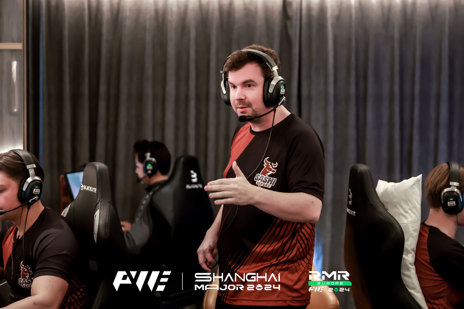 HUNDEN and company sign former Astralis rifler