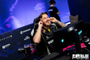 NAVI edges past G2 to make it to Austin playoffs
