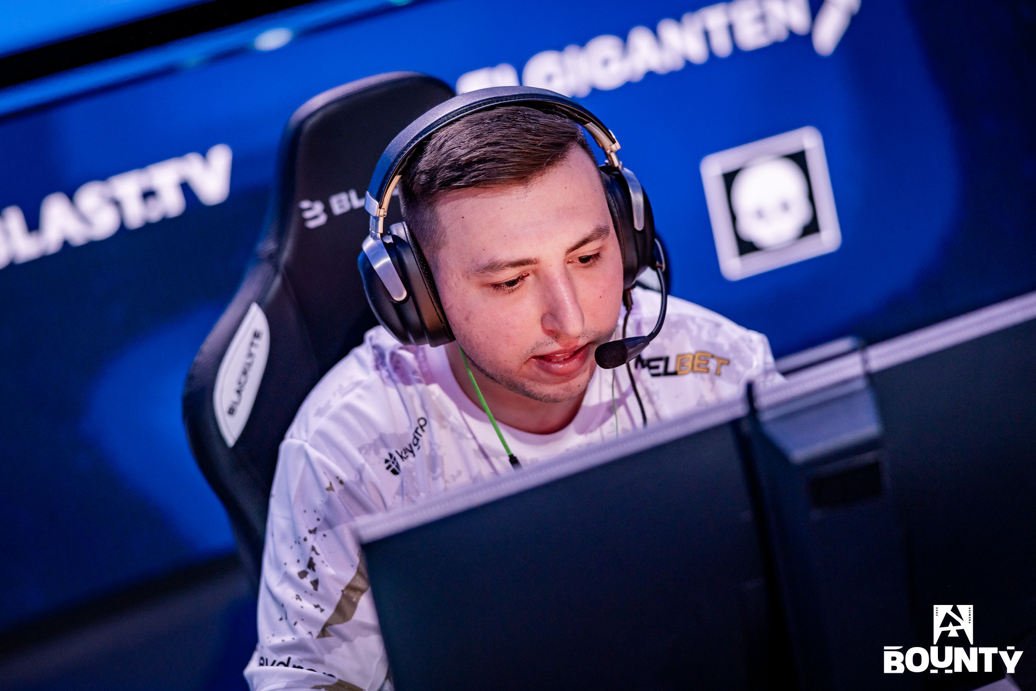 MAJ3R on XANTARES: He’s had a lot of offers, but he prefers to stay with us