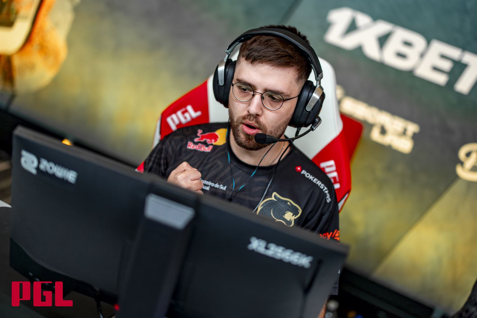 Media: arT negotiates and practices with new team