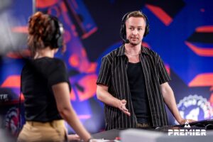 device confirms: cadiaN has hurt his arm