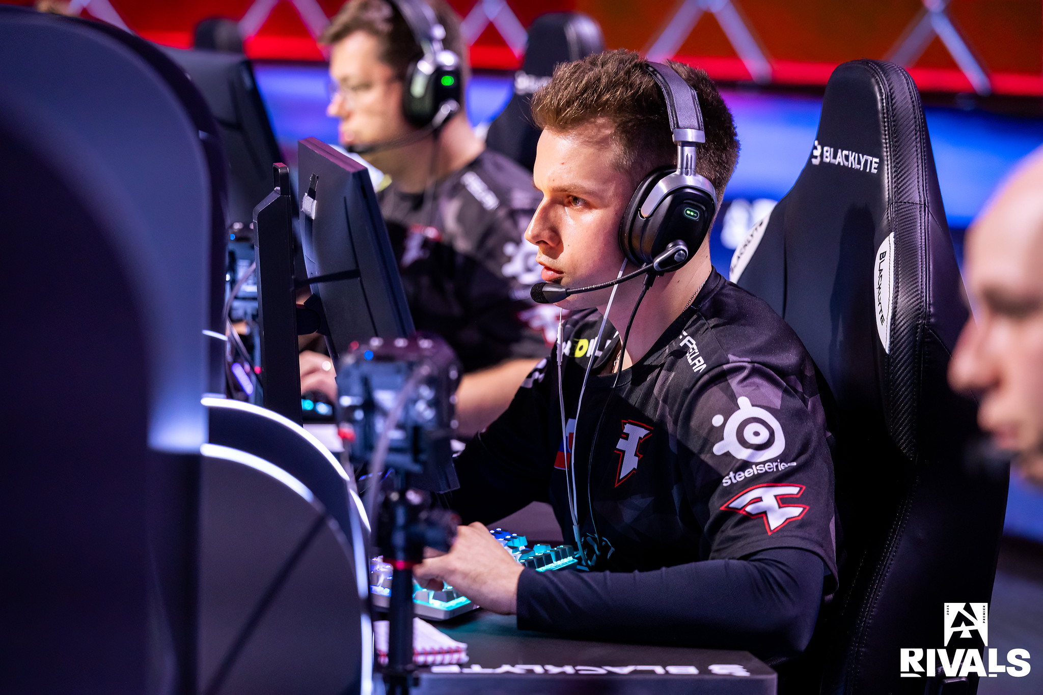 FaZe survive disaster in Budapest Major Stage 1
