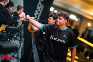 Perfecto and H0bbit benched on Cloud9