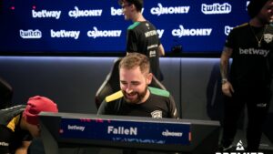 Video: Benched legend is still pretty good at CS