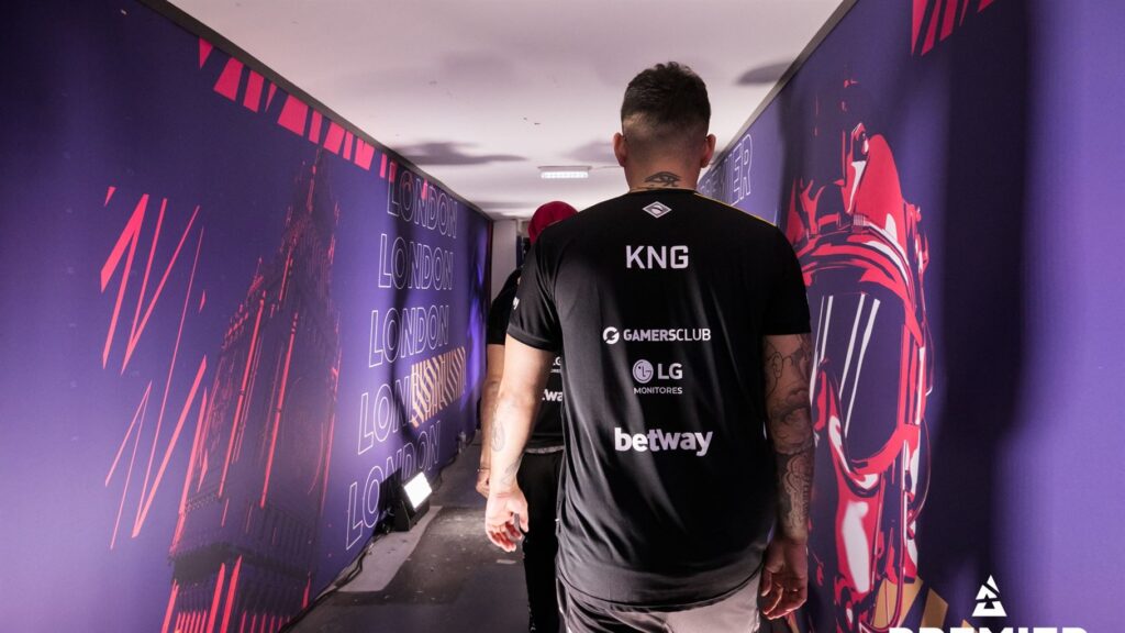 Complexity starts strong at Pro League