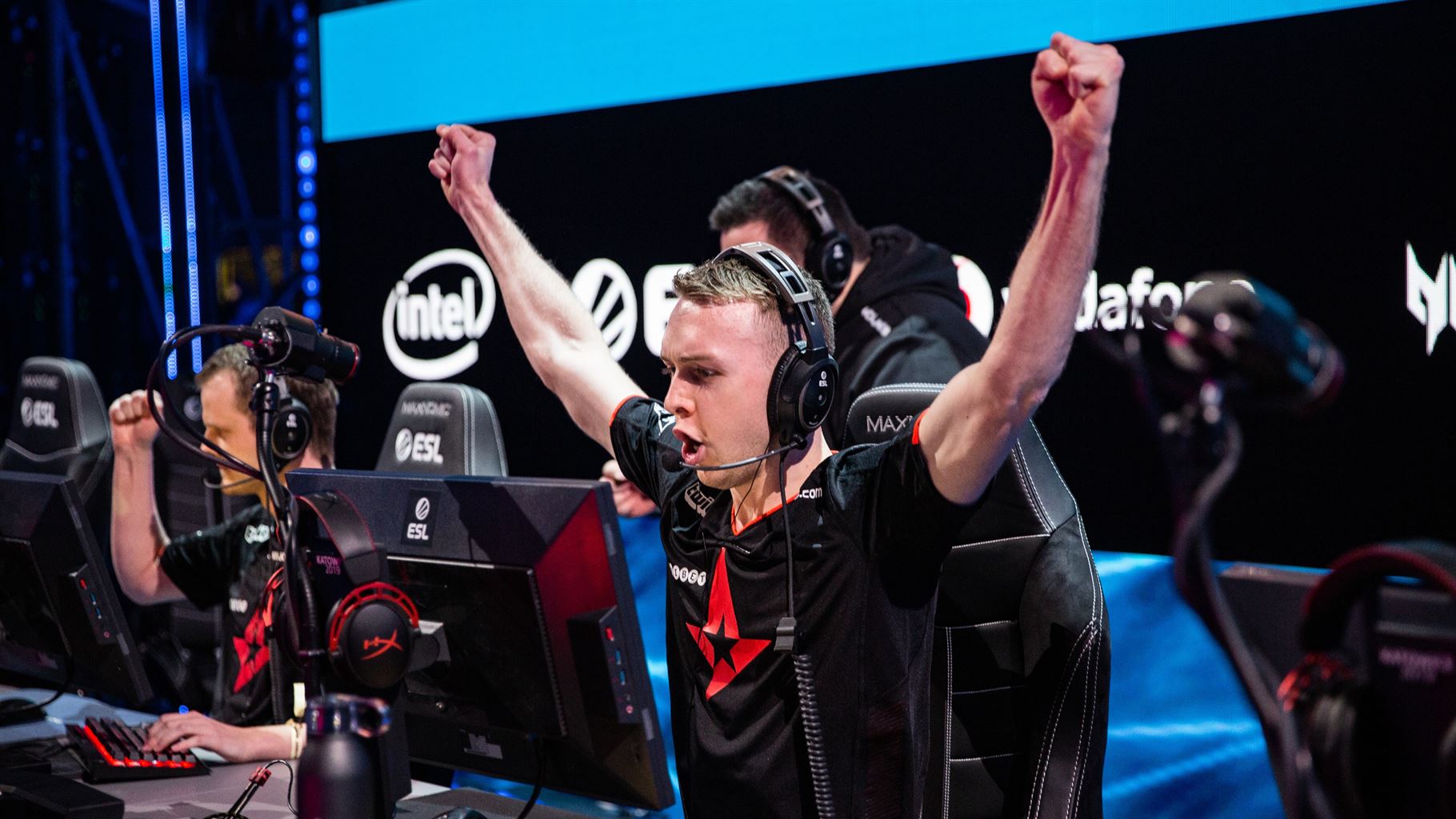 Pley of the Day: gla1ve with a sick 1v3 clutch on ANCIENT!