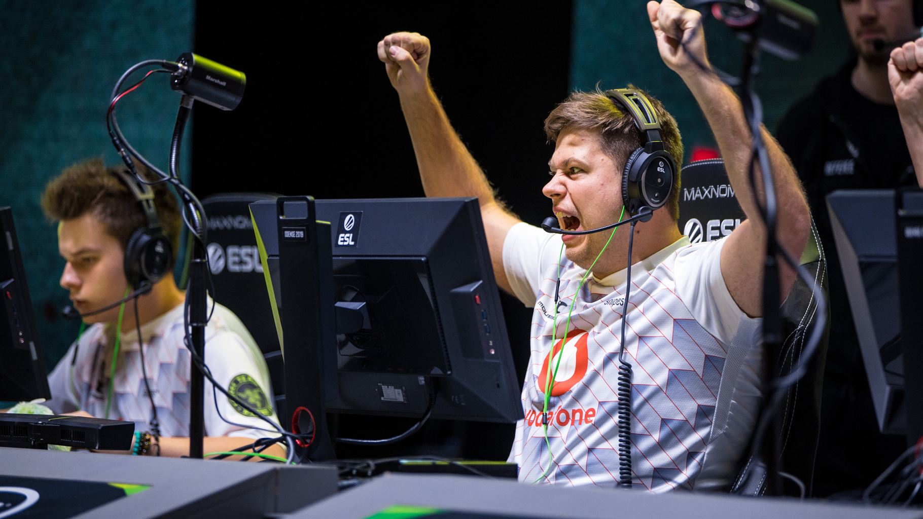 Highlight: karrigan with crazy 1v3 clutch