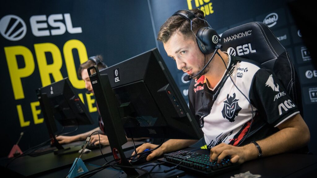 Video: nexa rips the FPL server apart before EG matchup