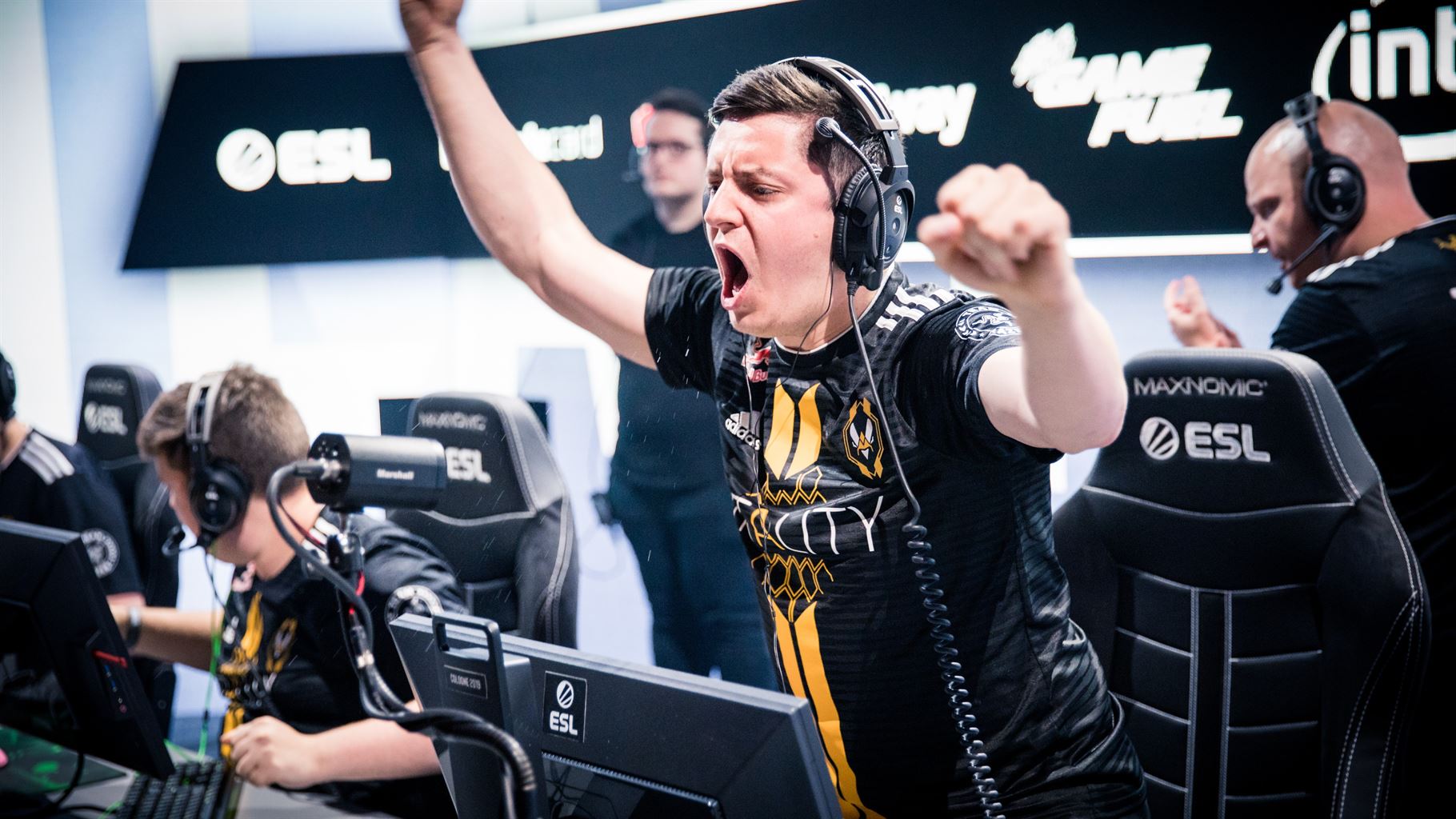 Vitality advance to PGL Major playoffs after beating Entropiq