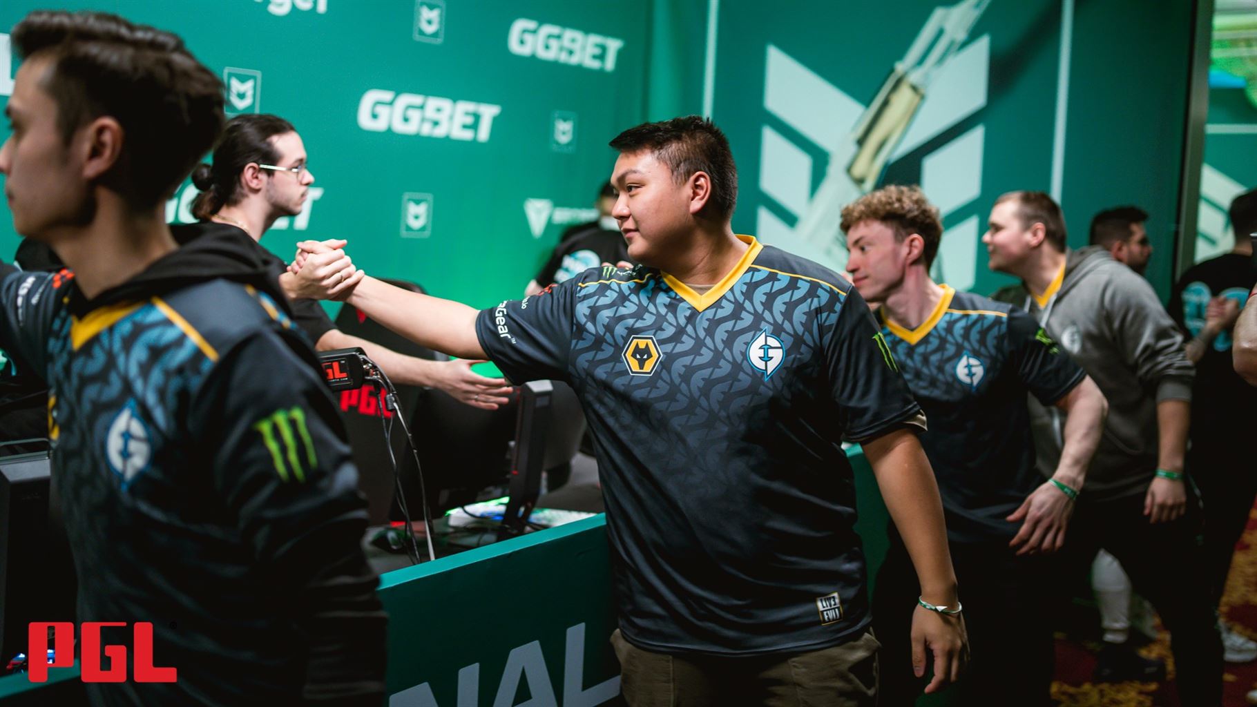 Media: Evil Geniuses to create 15-man roster