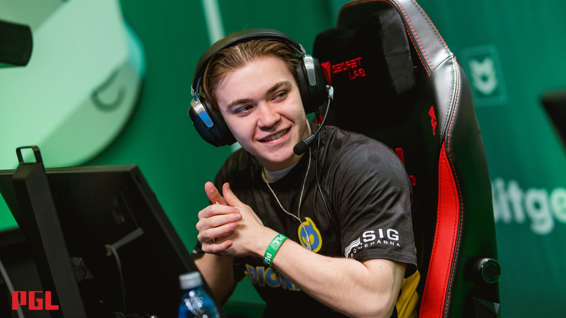 Highlight: HEAP aces while on trial at fnatic