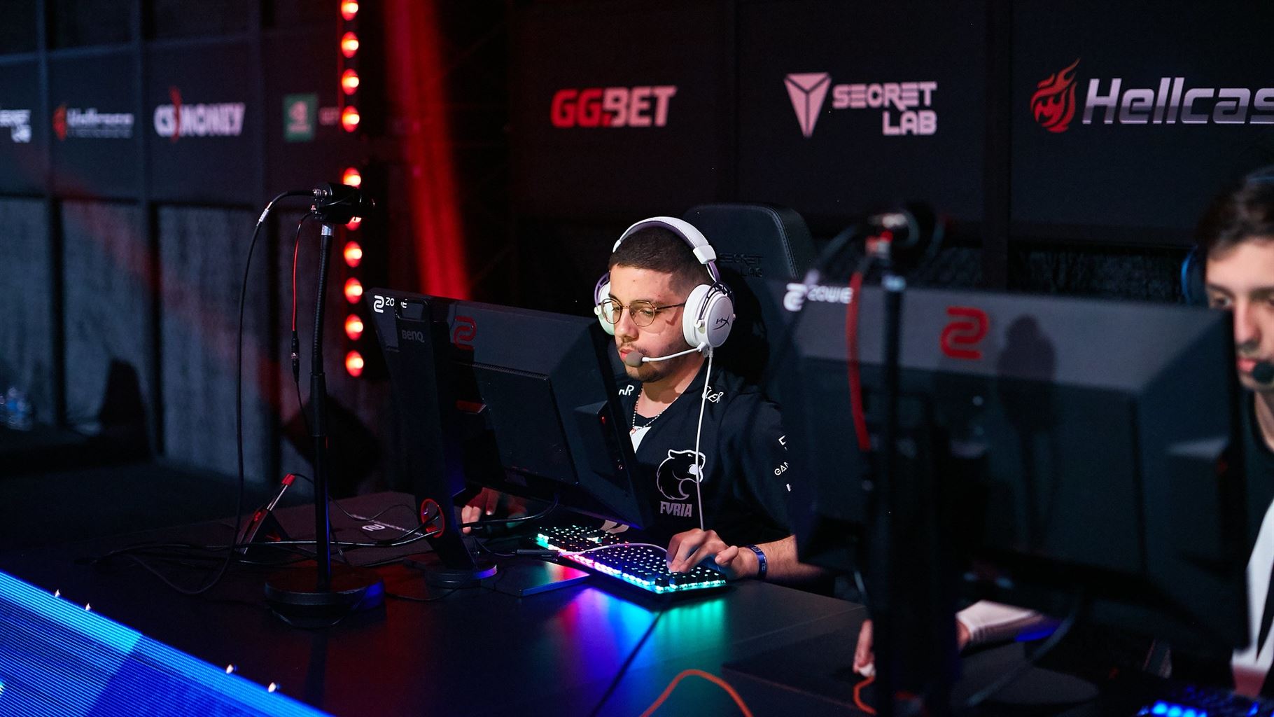 Highlight: KSCERATO defends b-bombsite with clean 4K