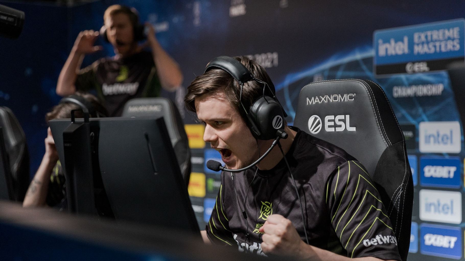 REZ signs new four year deal with NIP