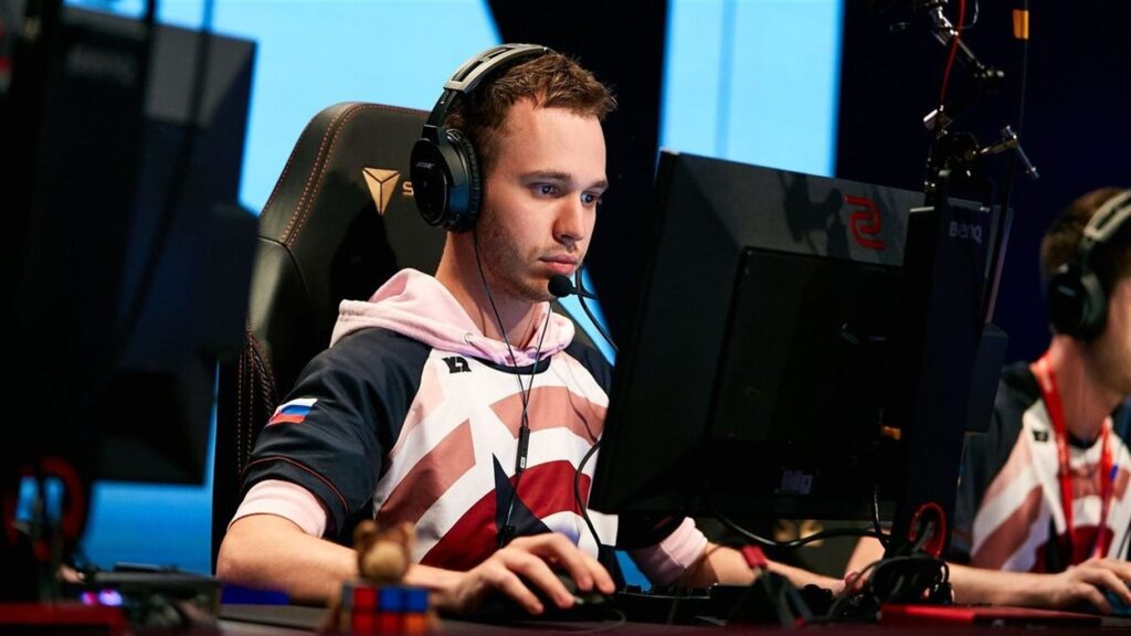 NA player kicked during RMR qualifier due to cheating