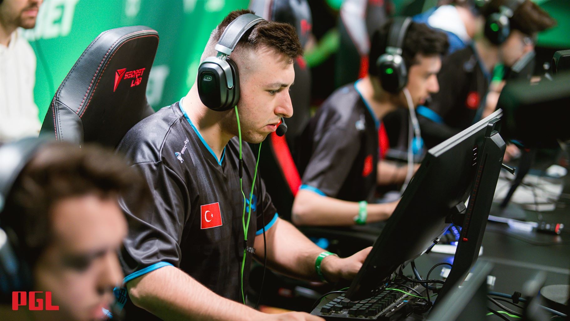 Eternal Fire upset Team Liquid to clinch the last playoff spot at ESL Pro League