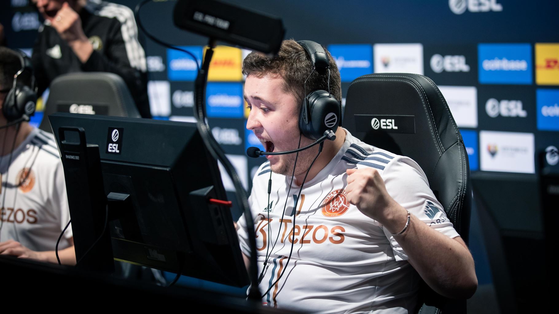 Vitality qualifies for Legend Stage after thriller match against OG