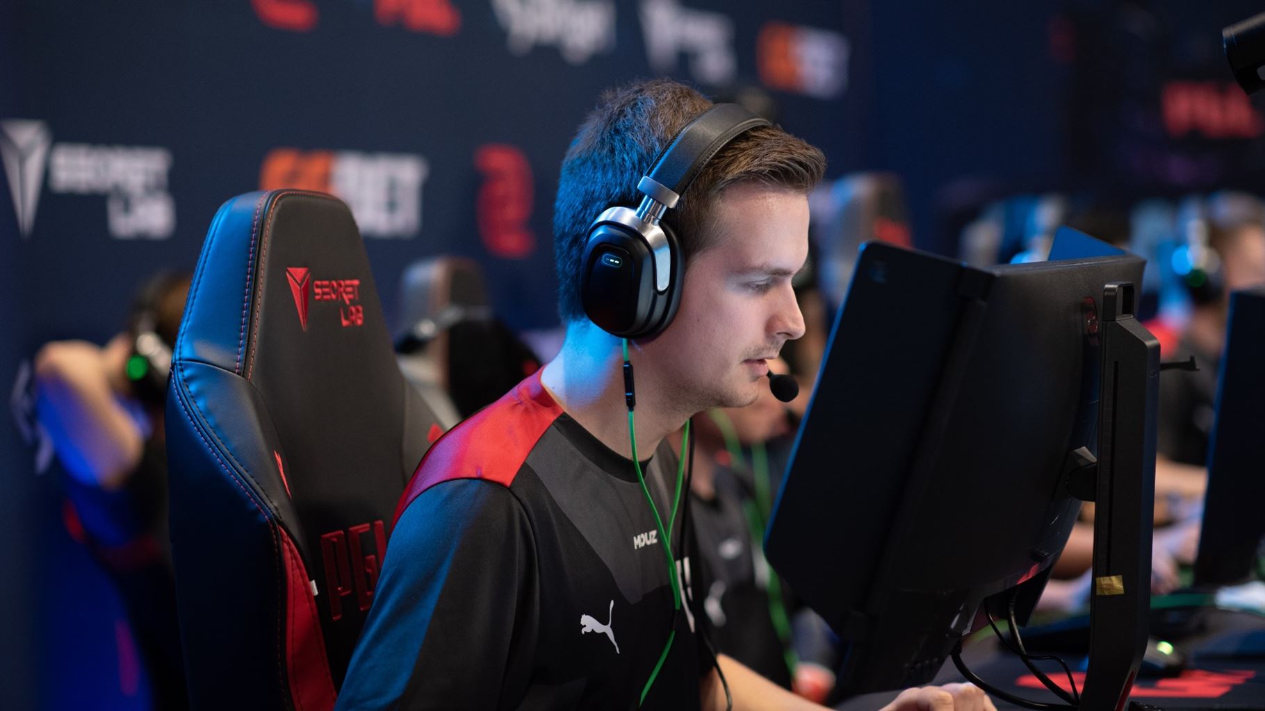 acoR on receiving death threats and MOUZ struggles: I considered benching myself