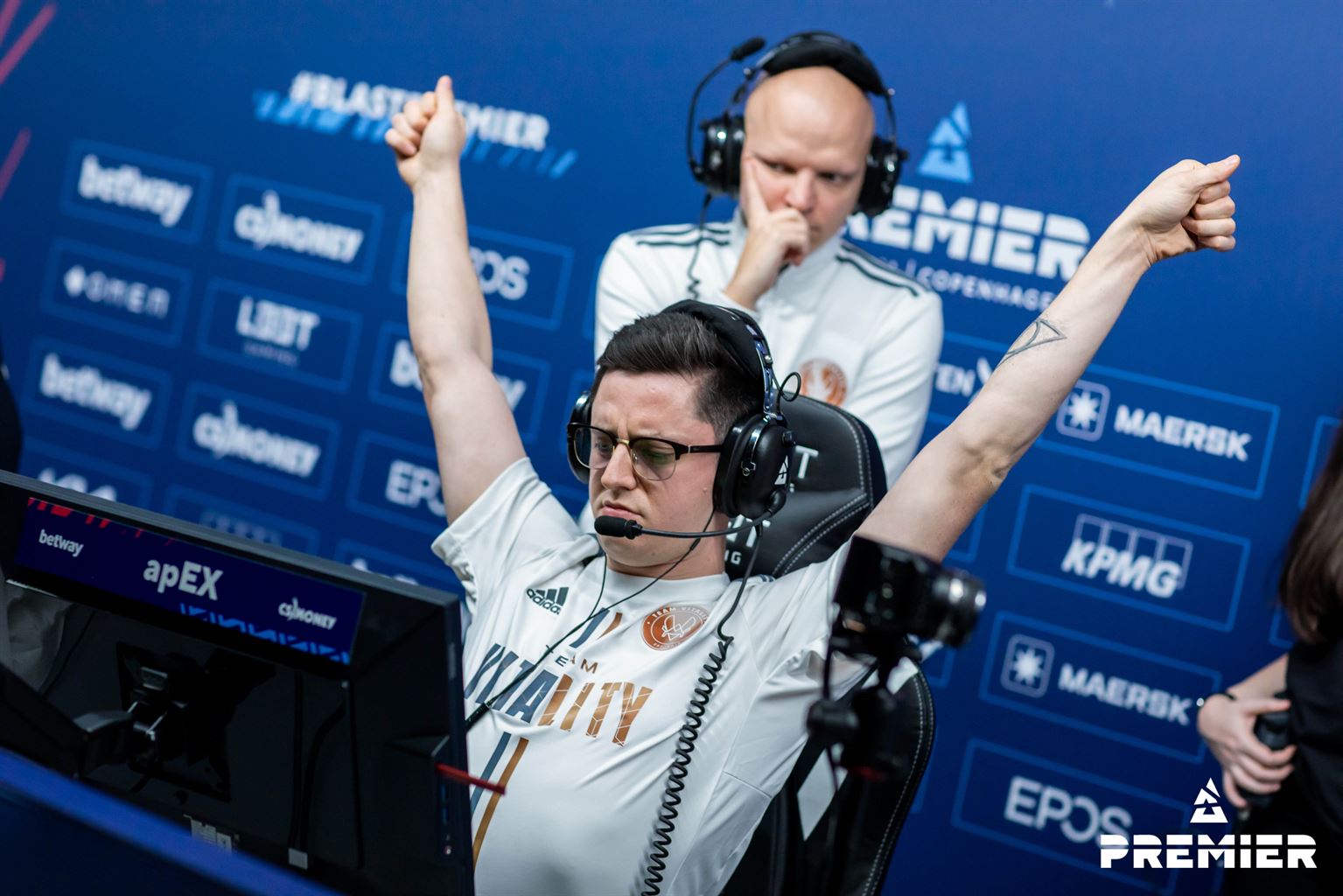 apEX: We just want to enjoy the real last dance