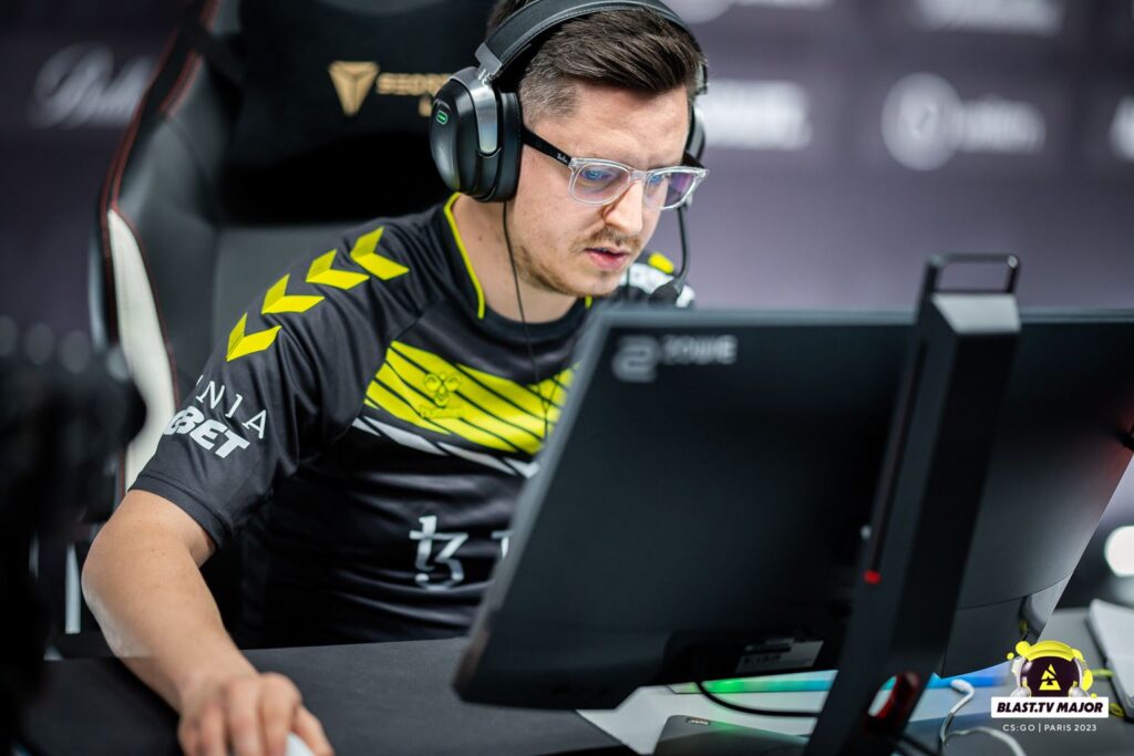 s1mple join Falcons on loan