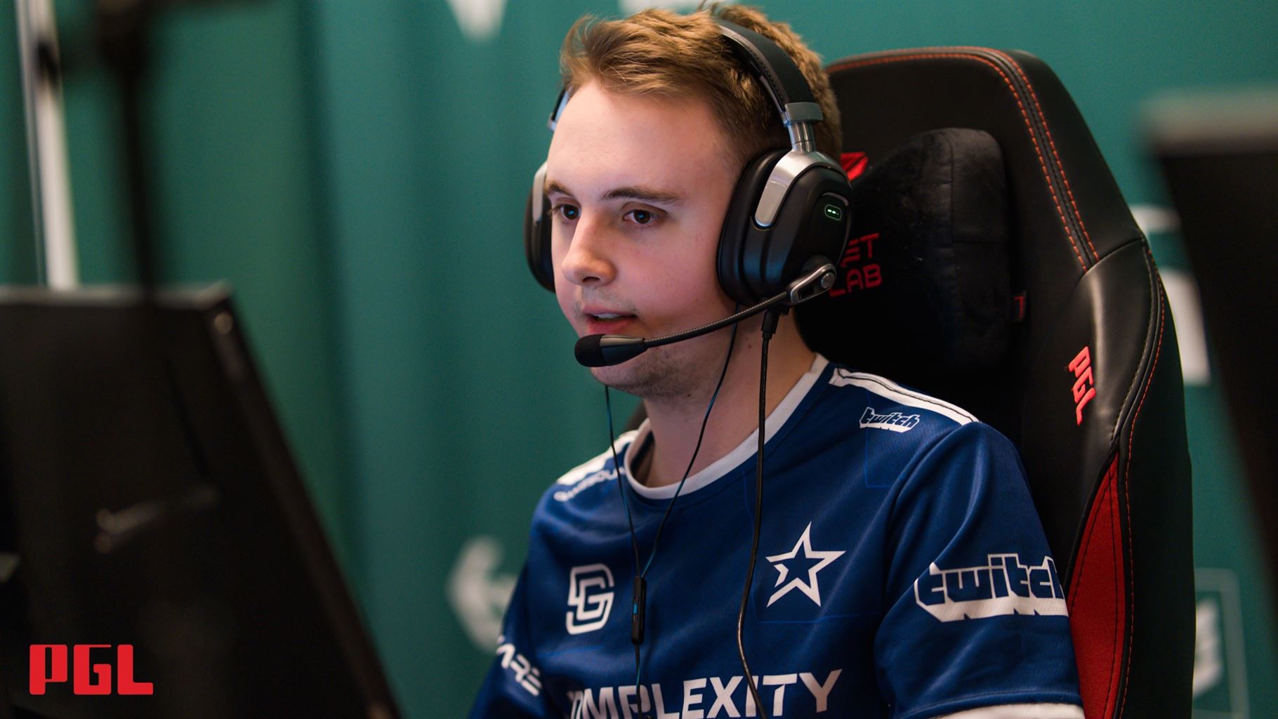 Complexity only one win away from Spodek after win against Fnatic