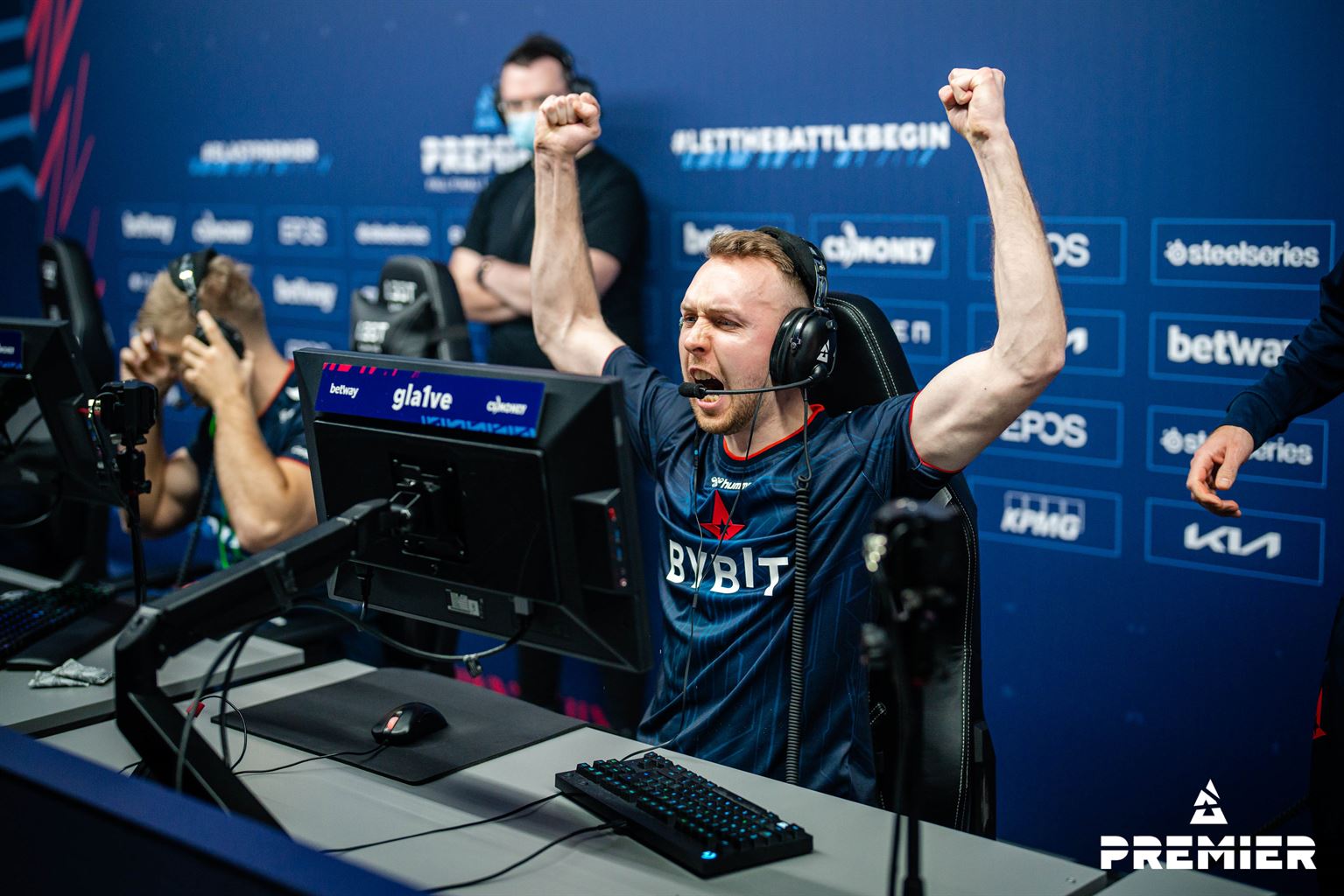 G2, Heroic, ENCE, and Astralis secure Playoff Spots at IEM Dallas