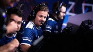 hallzerk stars as Complexity qualify for playoffs
