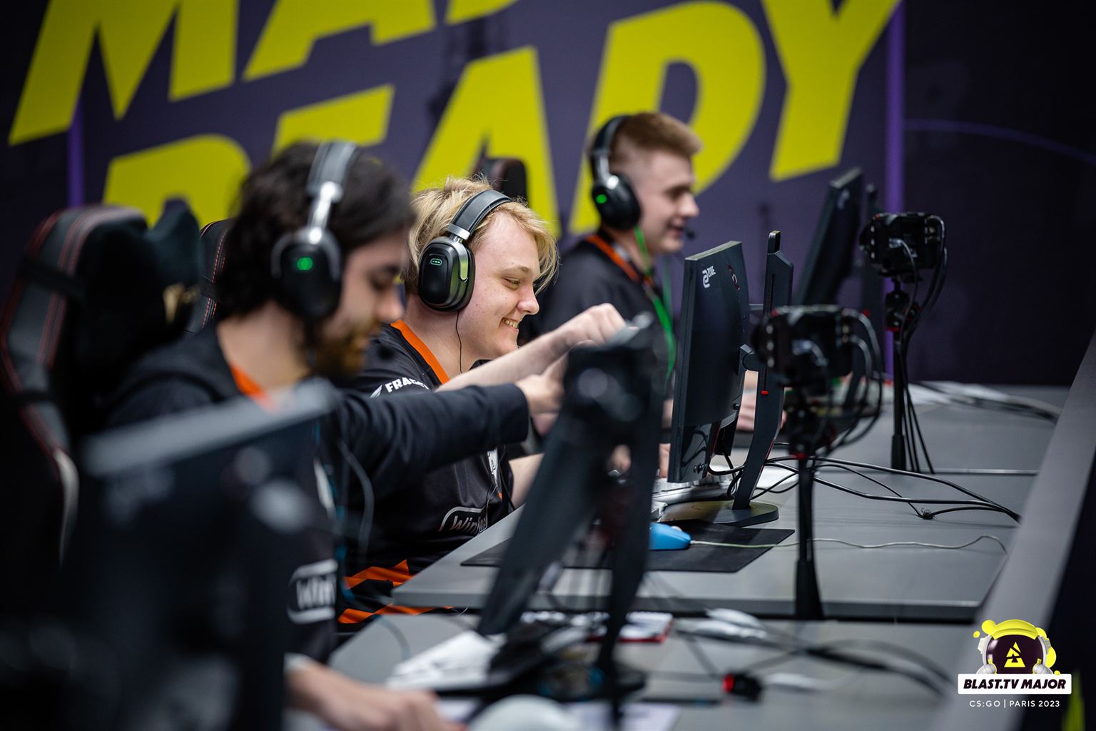 Virtus.pro part ways with KaiR0N-