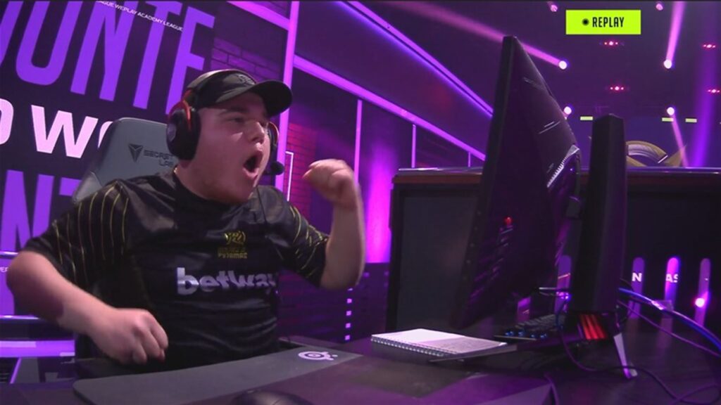 Video: Insane ace by EliGE