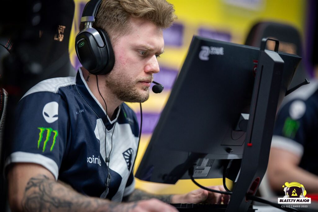 FaZe and NAVI ready for playoffs at ESL Pro League