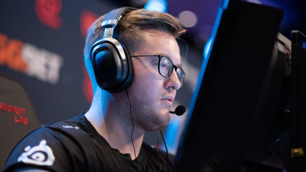 NA player kicked during RMR qualifier due to cheating