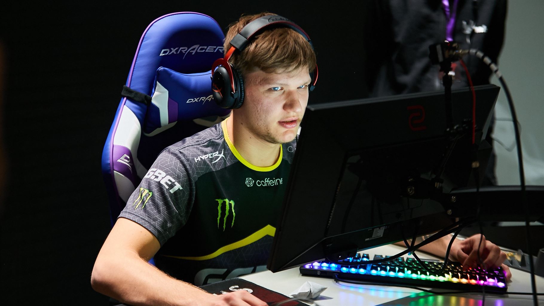 Video: When s1mple streams! (Insane Twitch highlights)