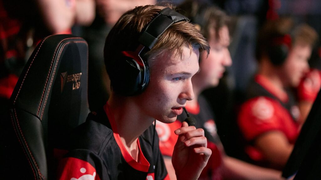 Report: Stewie2k and RUSH to be benched in EG