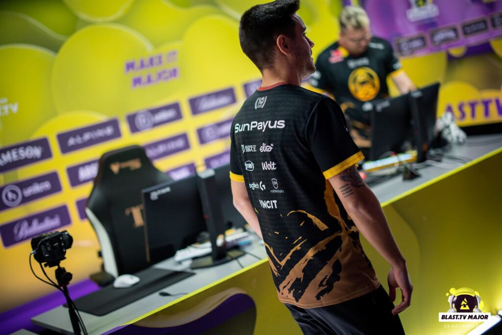 FaZe and NAVI ready for playoffs at ESL Pro League