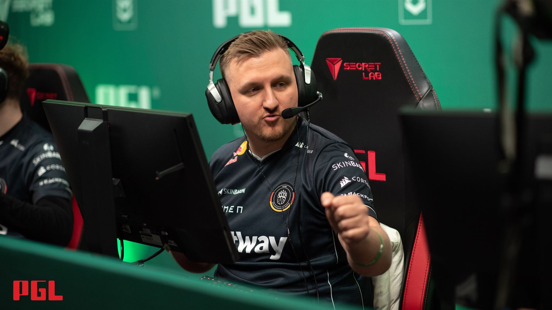 tabseN and syrsoN on a killing spree against Sangal