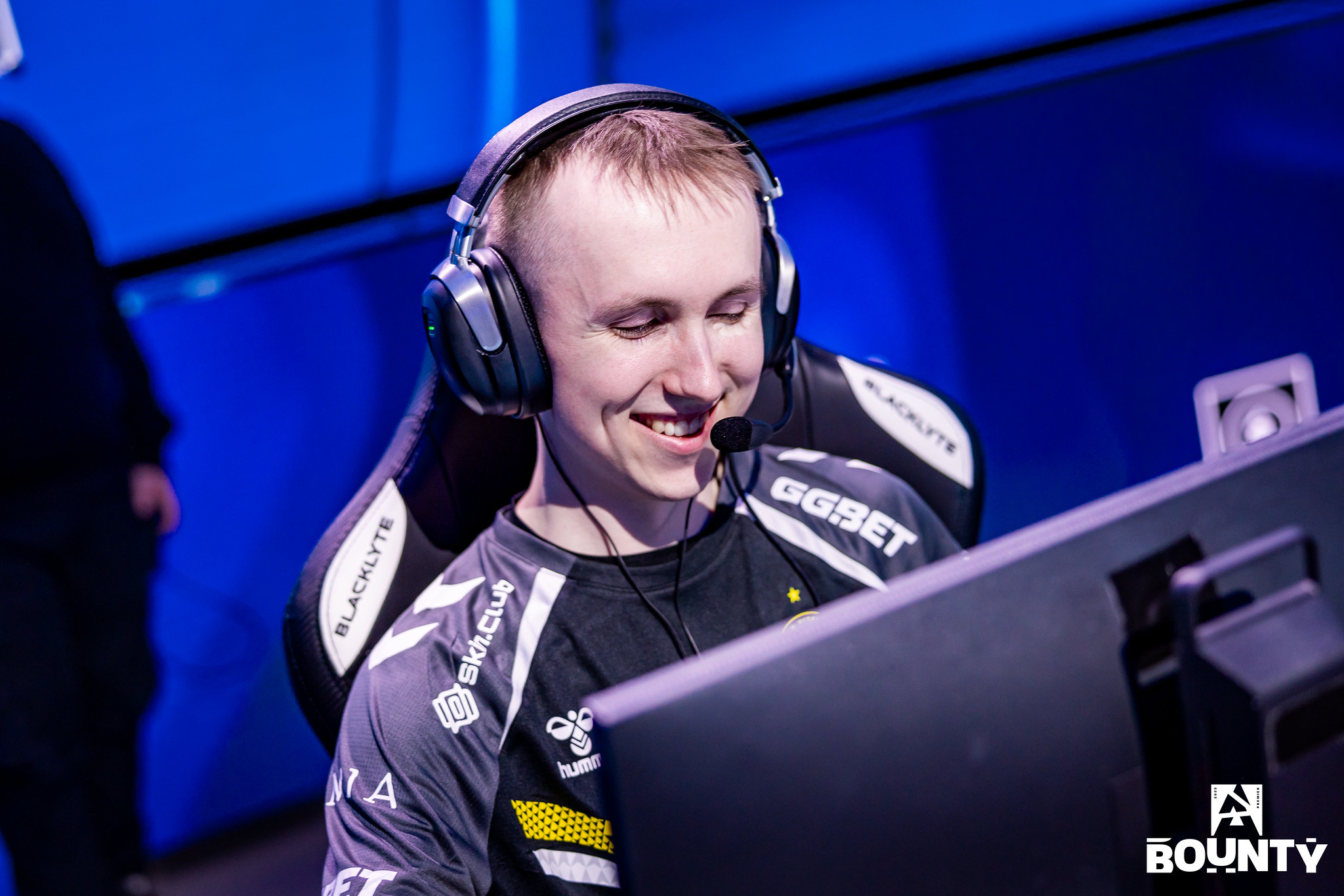 Vitality and MOUZ to clash in Pro League Grand Final