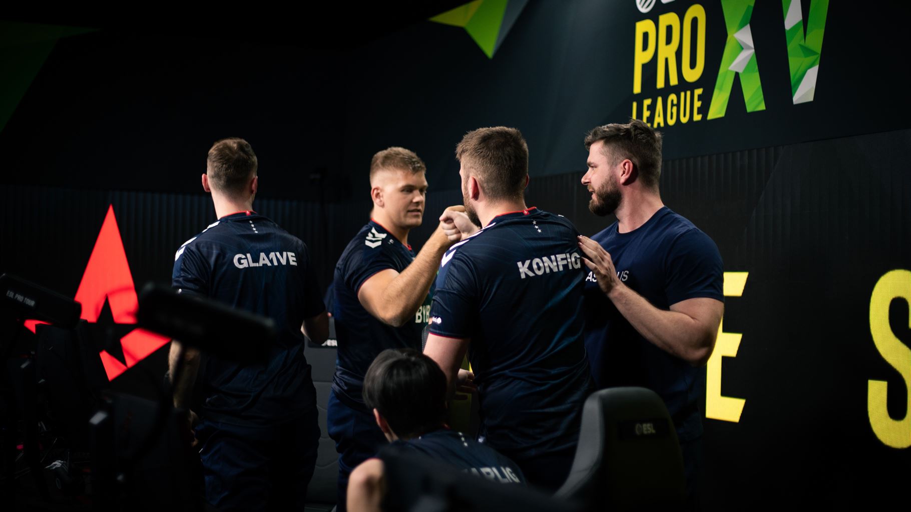 Astralis eliminate Movistar Riders in two maps