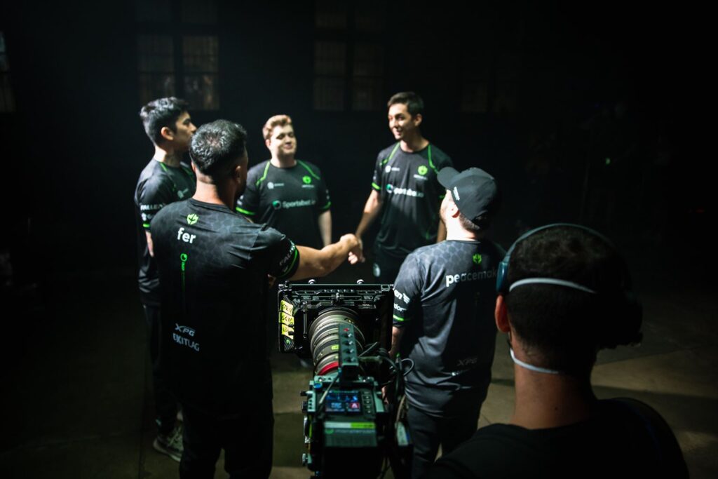 Video: What it takes to become a pro in CS:GO
