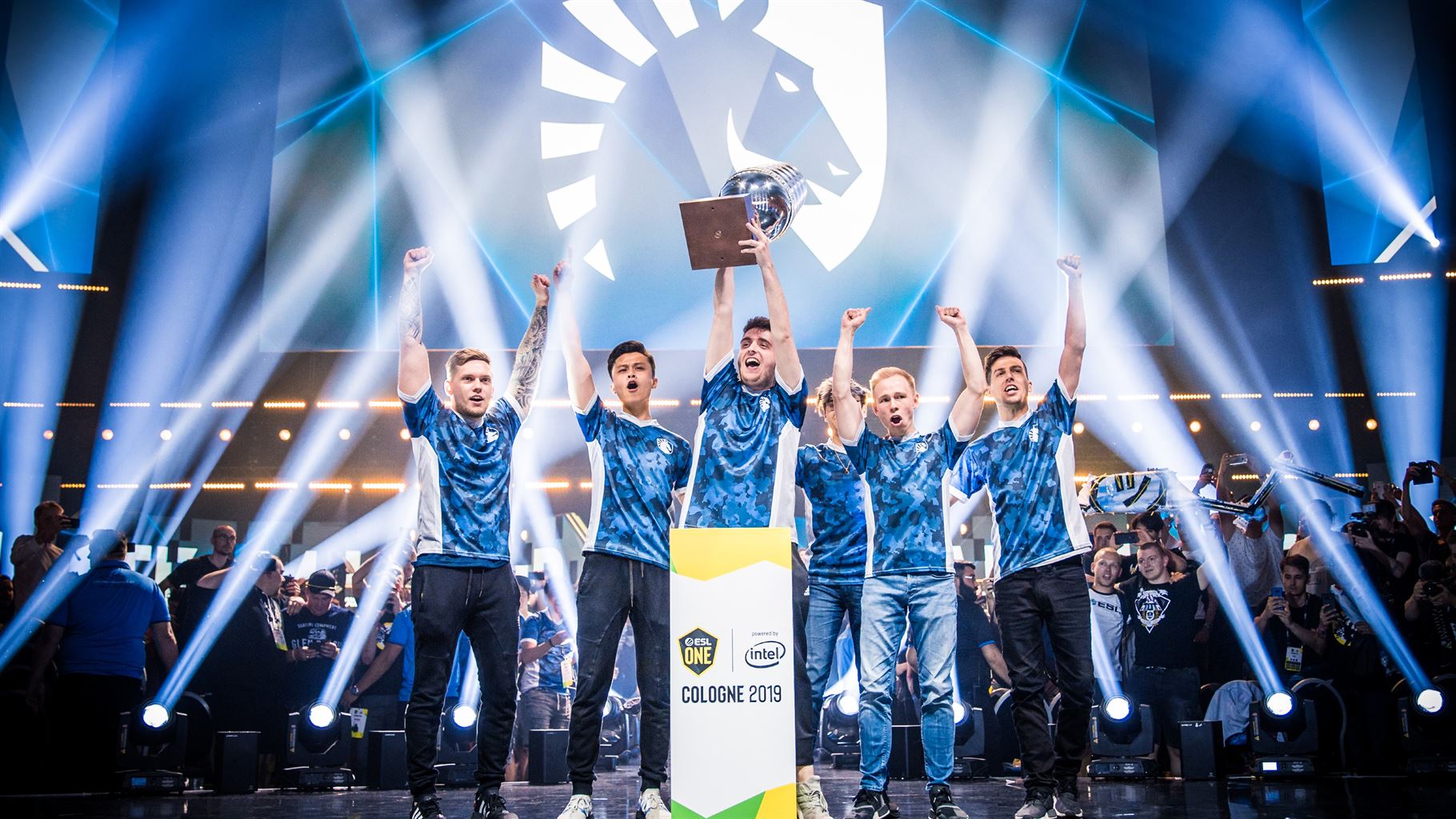 Video: Team Liquid rates old maps