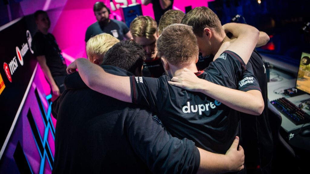 Video: Legendary olofmeister carries FaZe on Nuke