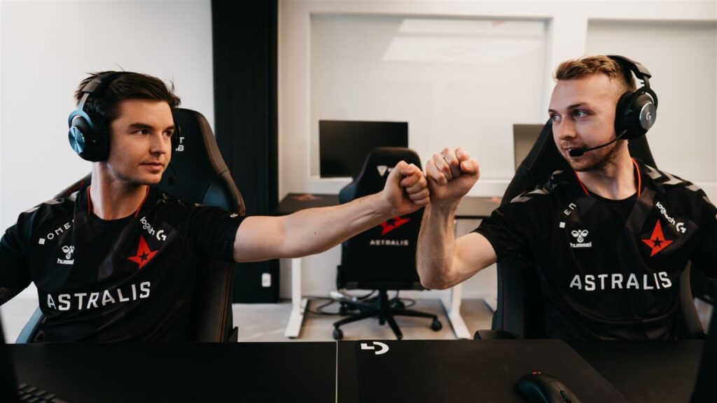The Dynamic Duo of Counter-Strike: The Story of Scrawny and Launders