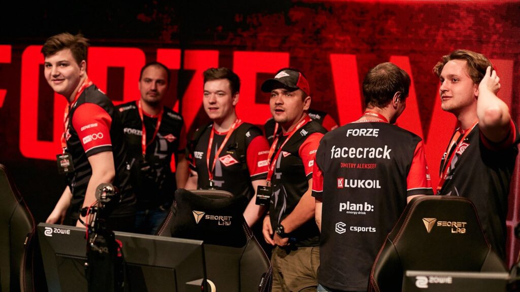 AZR: “gla1ve is one of the best in-game leaders of all time”