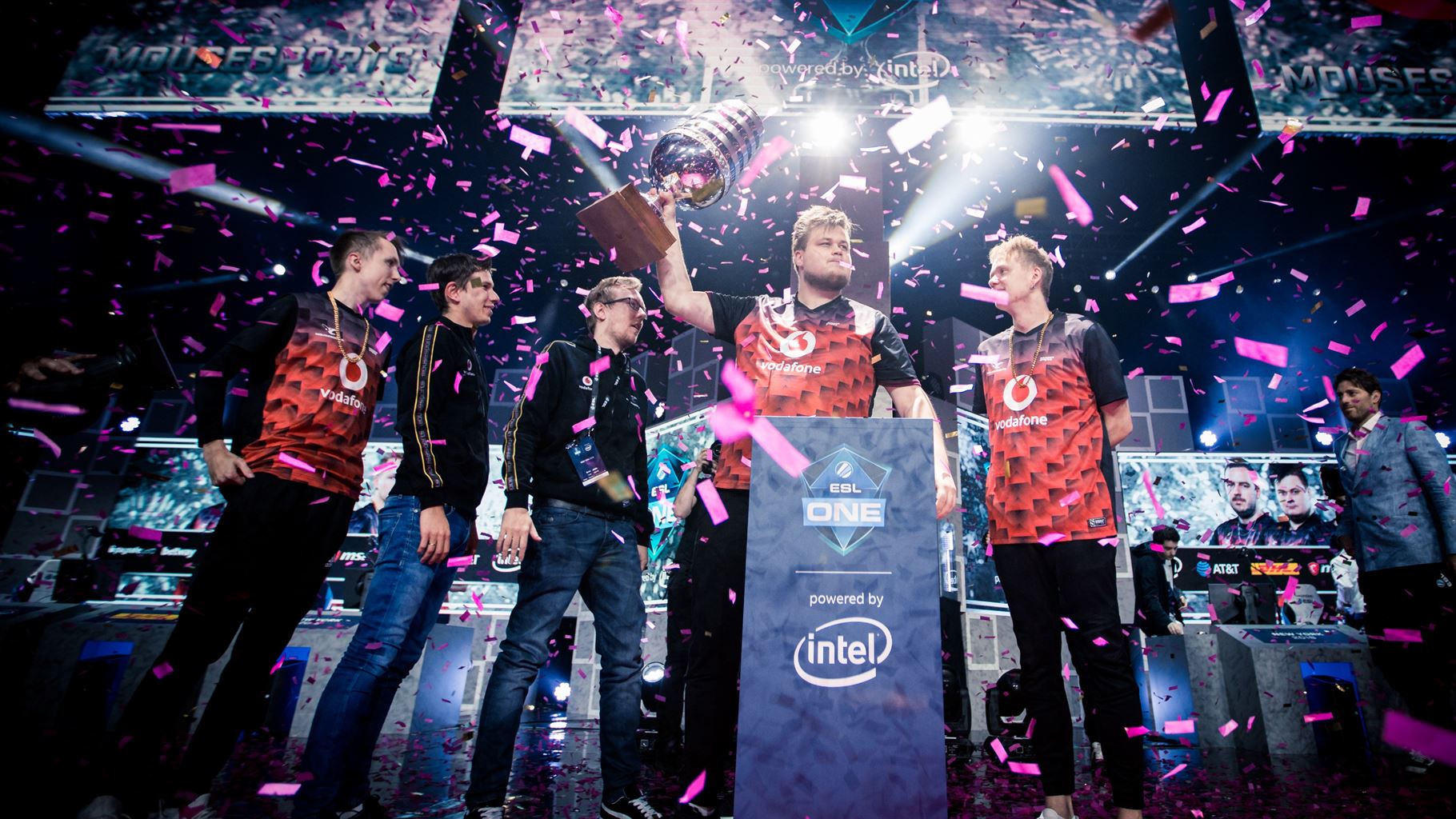 Mousesports defeat the legends of Faze 2-0