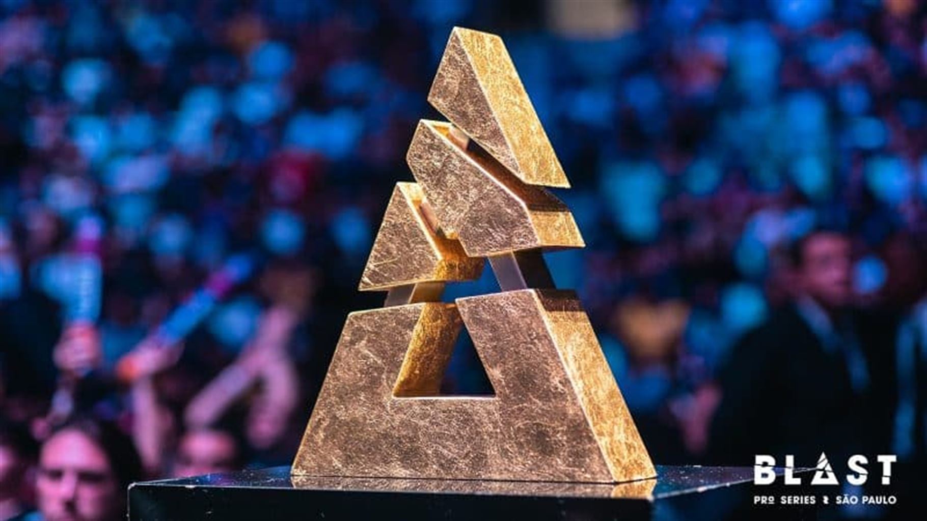 Lord Bendtner joins Team Denmark at BLAST Showmatch