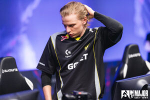 NAVI eliminated in shock defeat