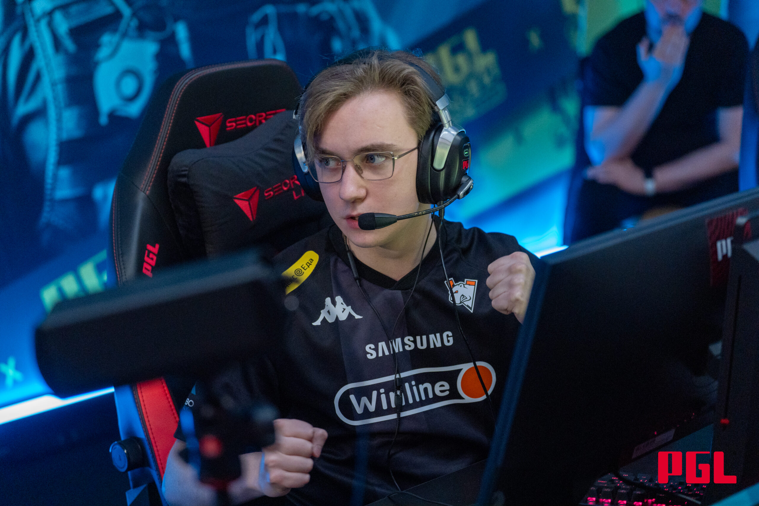 Virtus.pro spoil MOUZ Major debut