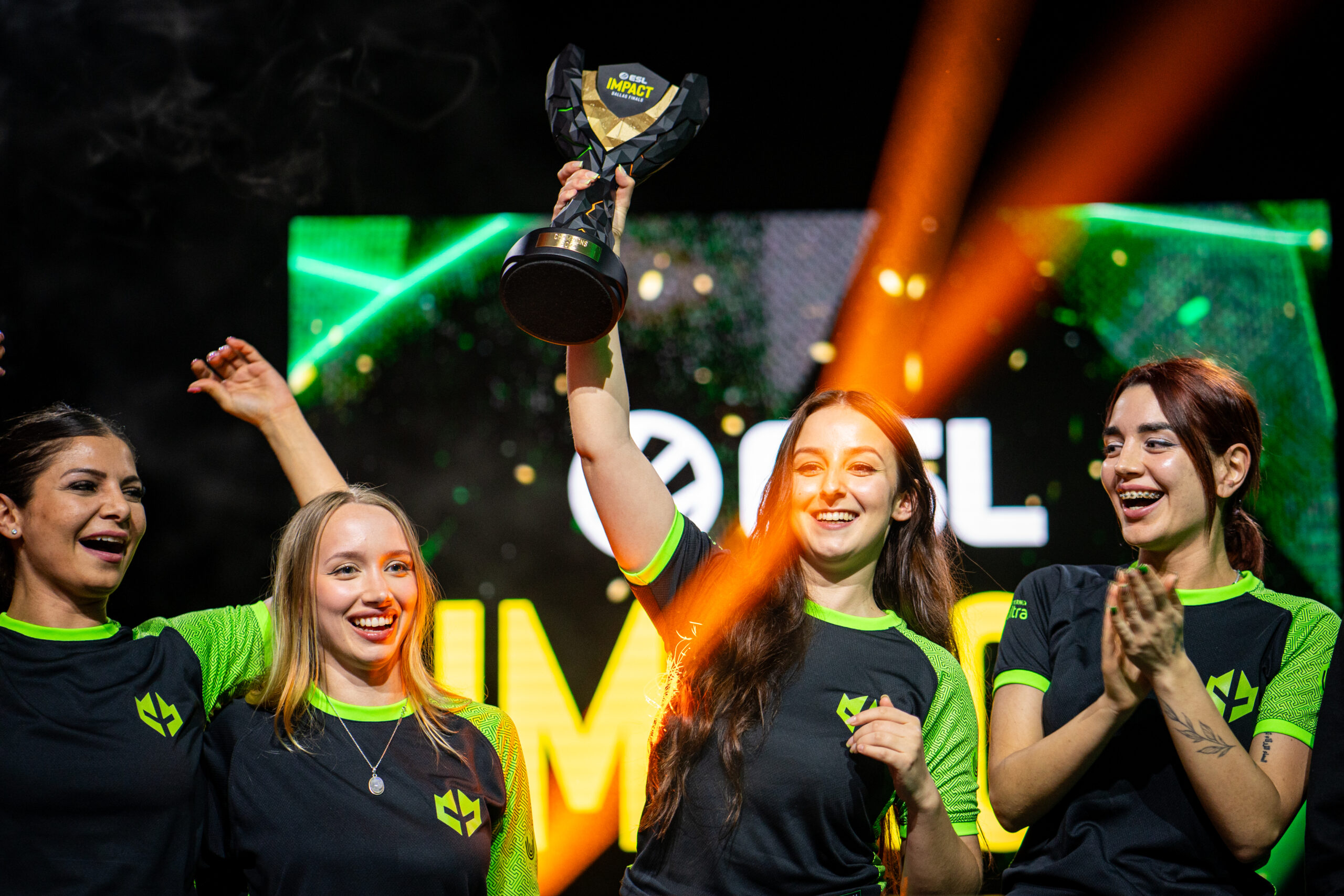 “They’re actually insane” – CS superstars rally to applaud Imperial fe
