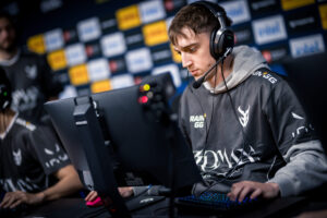 bodyy is freezing in Austin: “Fuck the AC, we’re all getting sick”